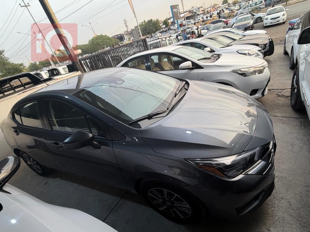 نيسان فيرسا